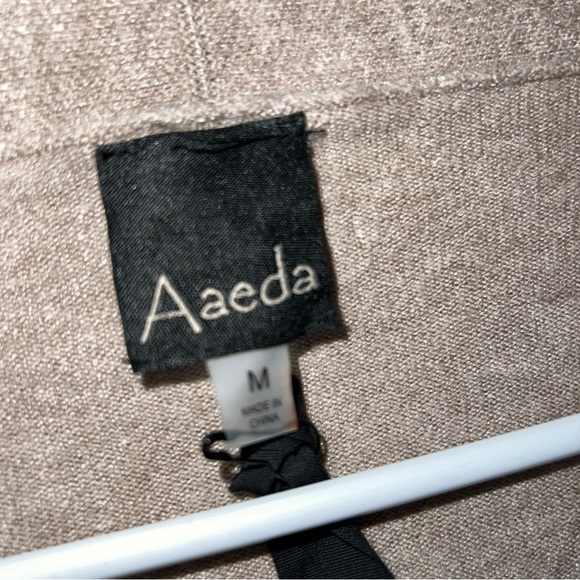 Aaeda Long Sleeve Open Cardigan Sweater Tan White Embroidered Floral Size Medium - Picture 2 of 7